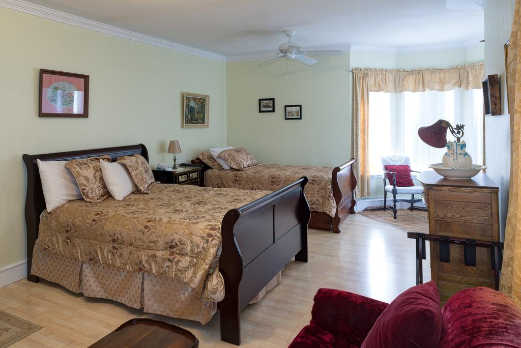 Country Encounters Accommodations Coleman Habitación foto